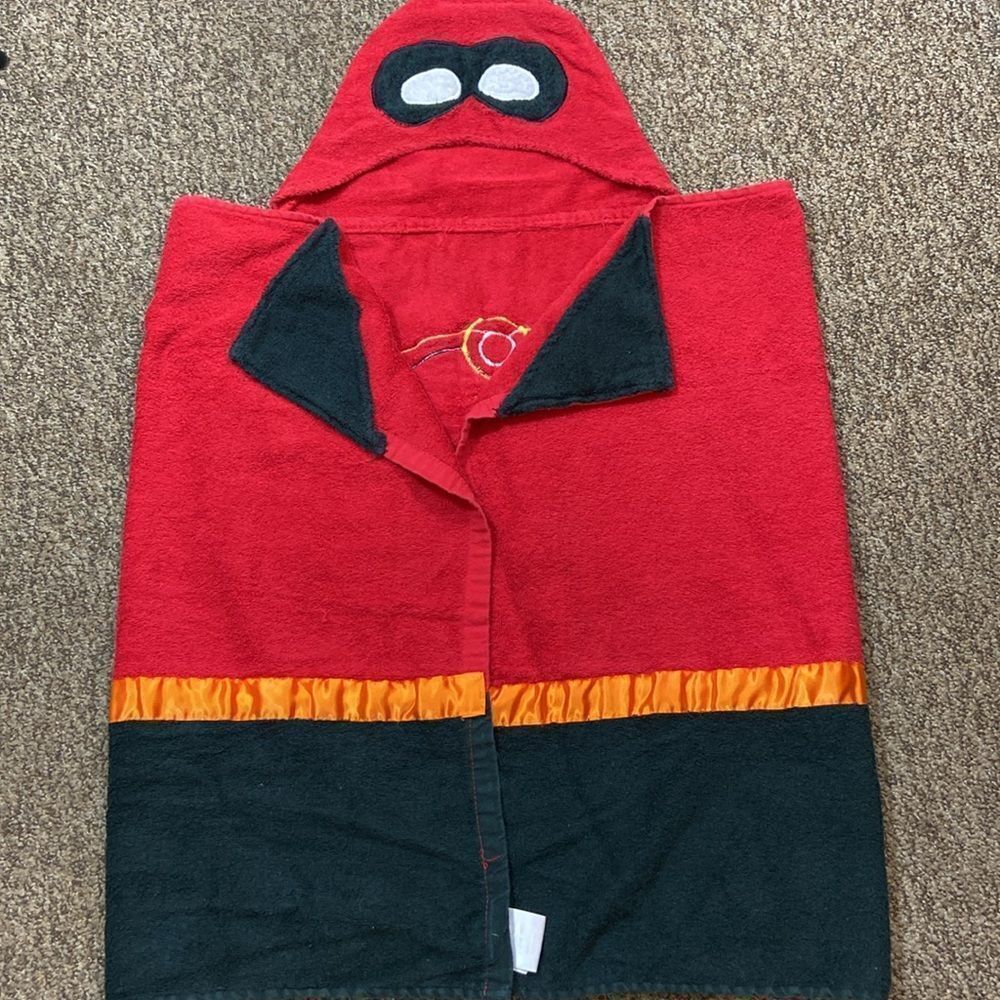Disney The Incredibles Kids Hooded Towel Costume Cape - Red and Black 💯 Cotton